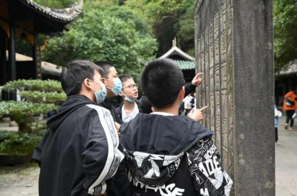 寻碑刻之奇